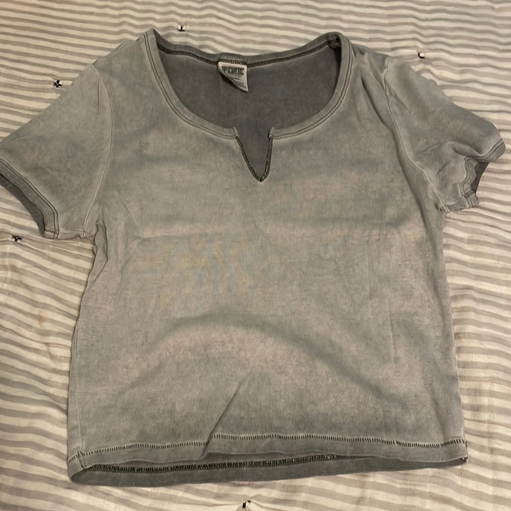 (SOLD) Woman’s Green Cropped Tee